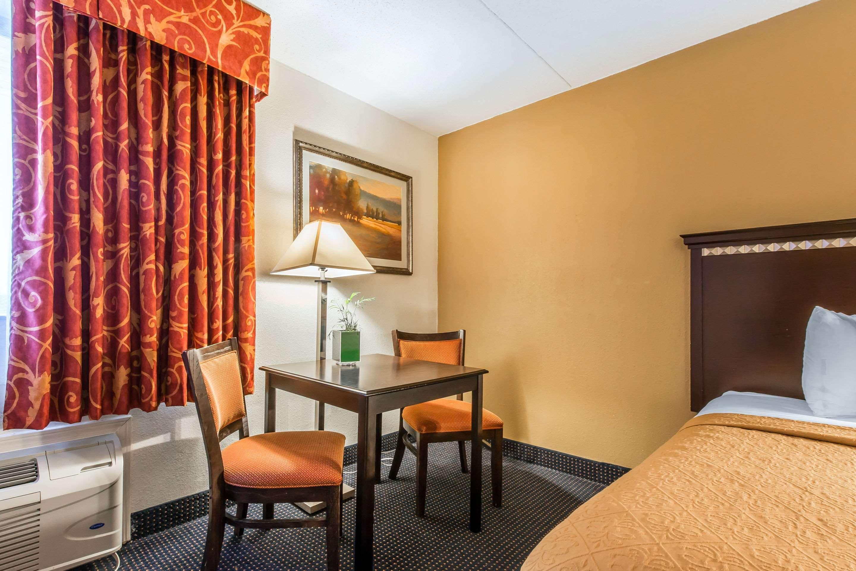Quality Inn & Conference Center Somerset Ngoại thất bức ảnh